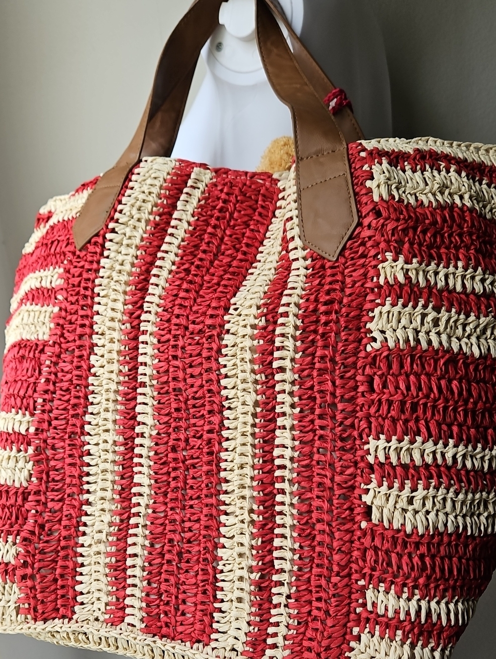 XL NWT Straw Tote Bag with Red and Cream Stripe & Pom Pom Accents - Picture 4 of 4